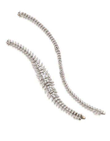 Round and baguette diamond white gold necklace divisible into two cm 18.00 and cm 18.50 circa bracelets, diamonds in all ct. 12.20 circa, g 66.63 circa, length cm 41.50 circa. - photo 4