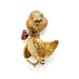 Enamel, diamond and bi-coloured chiseled gold duck shaped brooch, g 13.47 circa, length cm 4.2 circa. Marked 689 AL. - Foto 2