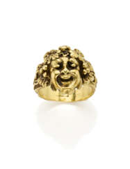 BUCCELLATI | Yellow chiseled gold Bacchus ring, g 16.70 circa size 18/58. Signed Buccellati Italy. (slight defects)