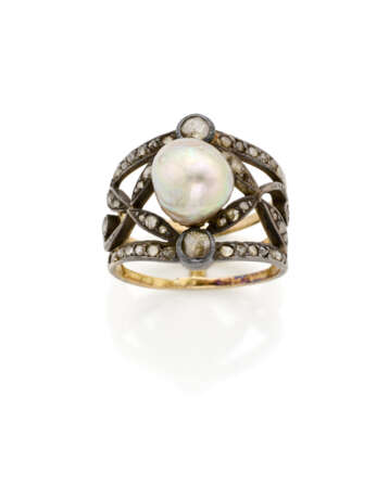 Irregular pearl, rose cut diamond, gold and silver intertwined ring, mm 9.40 x 10.20 circa pearl, g 7.12 circa size 17/57. (defects and losses) - фото 1