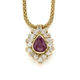 Yellow gold necklace holding a pear shaped ct. 2.90 circa ruby, round, marquise and pear shaped diamond pendant, diamonds in all ct. 2.60 circa, cm 2.80 circa pendant, g 17.73 circa, length cm 41.0 circa. Marked 1084 VI. - фото 1