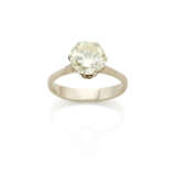 Round ct. 2.50 circa diamond and white gold ring, g 3.82 circa size 16/56. - photo 1