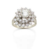 Round diamond and white gold ring, ct. 0.95 circa central diamond, in all ct. 2.20 circa, g 5.67 circa size 14/54. - photo 1