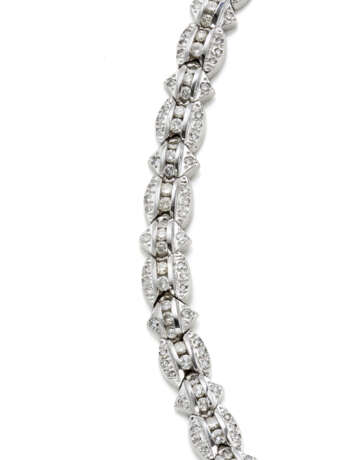 Diamond and white gold modular bracelet, diamonds in all ct. 2.60 circa, g 21.27 circa, length cm 16.0 circa. - photo 2