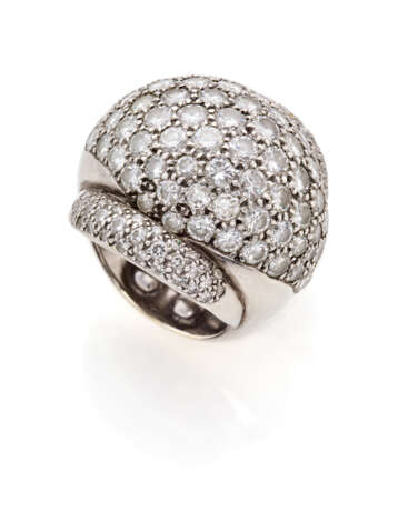 Pavé diamond and white gold ring, diamonds in all ct. 6.90 circa, g 34.36 circa size 14/54. French import mark. - photo 3