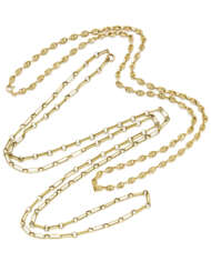 Lot comprising two cm 76.50 and cm 103.50 circa yellow chiseled gold chain necklaces, in all g 72.99 circa.