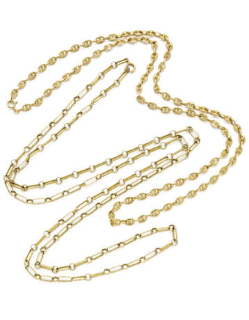 Lot comprising two cm 76.50 and cm 103.50 circa yellow chiseled gold chain necklaces, in all g 72.99 circa. - фото 1
