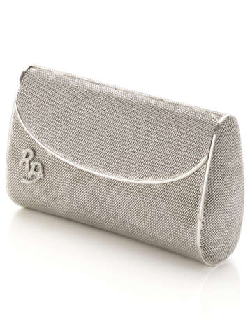 Diamond and white gold clutch evening bag with inside mirror, diamonds in all ct. 0.40 circa, gross g 319.67 circa, length cm 15.2, width cm 7.8 circa. Marked 866 AL. - Foto 1