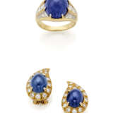 PEDERZANI | Cabochon sapphire, round and calibré diamond yellow gold jewellery set comprising size 11/51 ring and cm 1.70 circa earrings, ct. 13.23 ring sapphire, sapphires in all ct. 22.60 circa, diamonds in all ct. 1.70 circa, g 21.41 circa. Signed - фото 1