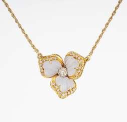 A Pendant 'Cloverleaf' with Diamonds on Necklace.
