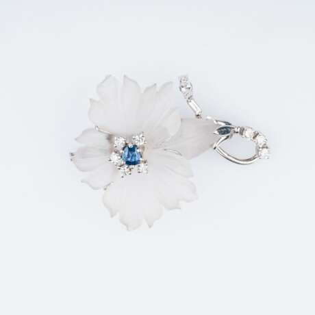 A Rockcrystal Brooch 'Bellflower' with Sapphires and Diamonds. - photo 1