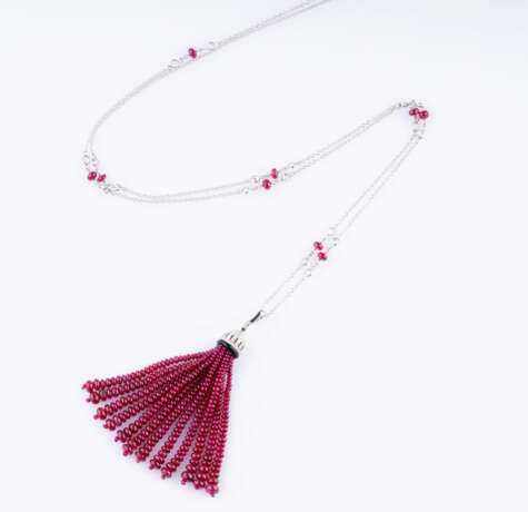 A Ruby Diamond Tassel Pendant on long Necklace in Art-déco Style. - photo 3