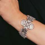 An exquisite, highcarat Art-déco Diamond Bracelet. - photo 3