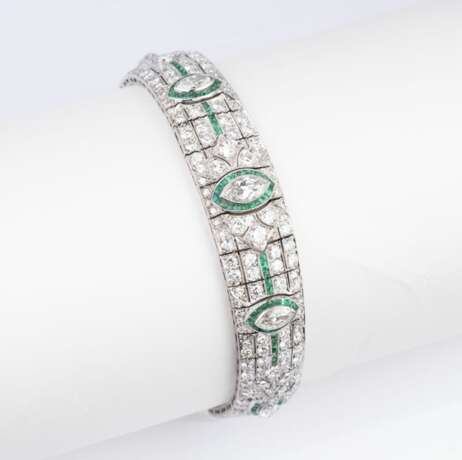 Hochfeines Art-déco Smaragd-Diamant-Armband. - Foto 1