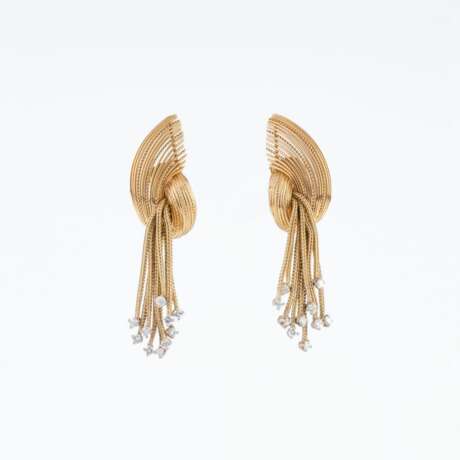 A Pair of Vintage Earclips with Diamonds. - photo 1