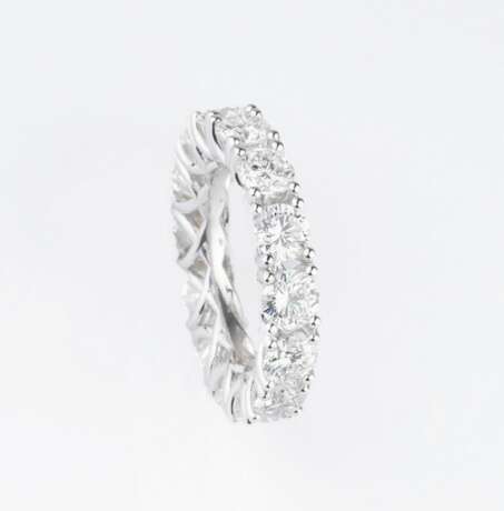 A fine-white Rivière Diamond Ring. - фото 2