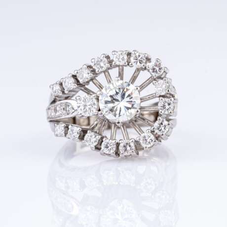 A Vintage Diamond Solitaire Ring. - фото 1