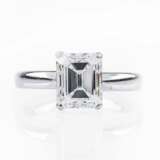 A Highcarat Solitaire Diamond Ring in Emerald cut. - photo 1