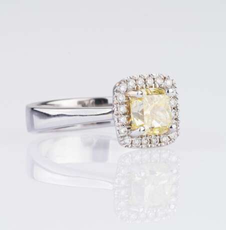 A Fancy Diamond Solitaire Ring. - photo 2
