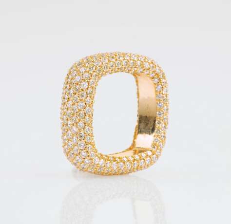A highcarat Memory Ring with Fancy Diamonds. - photo 1