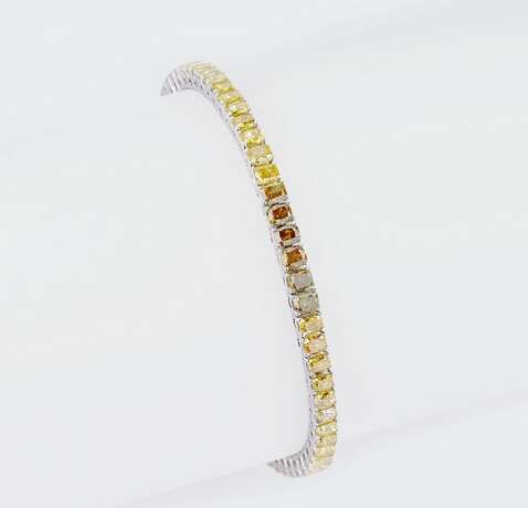 A colourful Fancy Diamond Bracelet. - photo 1