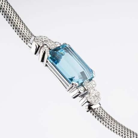 A Diamond Bracelet with colour intensive Aquamarin 'Santa Maria'. - photo 3