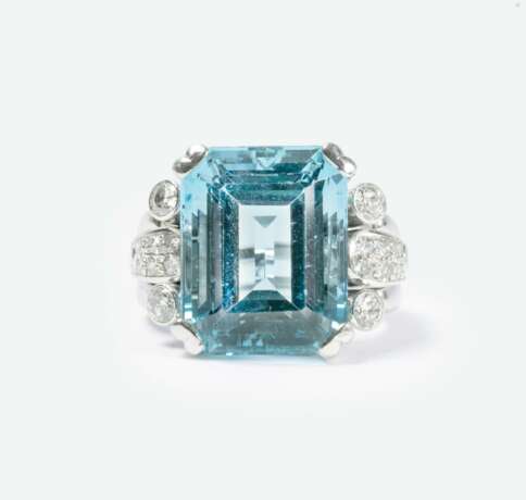 A colourfeine Aquamarine Diamond Ring 'Santa Maria'. - фото 2
