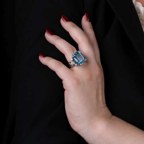 A colourfeine Aquamarine Diamond Ring 'Santa Maria'. - photo 3