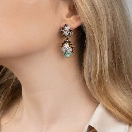 A Pair of Precious Stone Earrings 'Fiori Umbri'. - фото 2