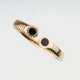 Bulgari. Gold-Onyx Armreif 'Tubogas'. - Foto 4