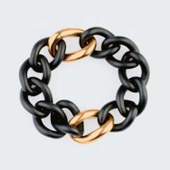 Isabella Fa. A modern Gold Bracelet.