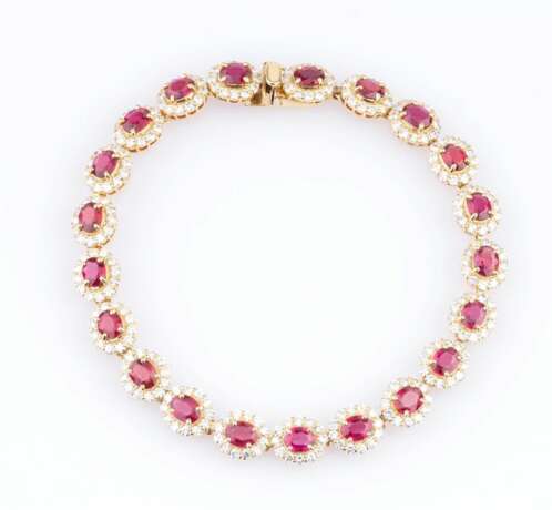 A rare, natural Ruby Bracelet 'Pigeon Blood Red' with Diamonds. - photo 1