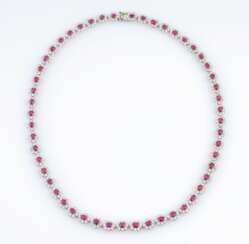 An excellent, colour-fine Ruby Diamond Necklace 'Rose et Blanc'.