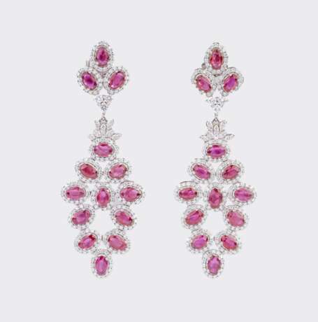 A Pair of highcarat Ruby Diamond Earchandeliers. - photo 1