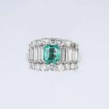A very fine Emerald Diamond Ring. - фото 1
