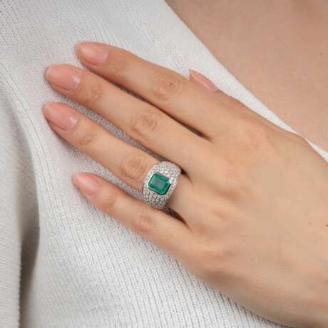 An Emerald Diamond Ring. - photo 3