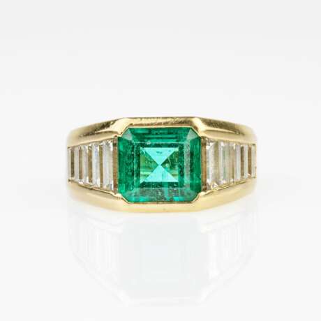 Hochfeiner Smaragd-Diamant-Ring. - Foto 2