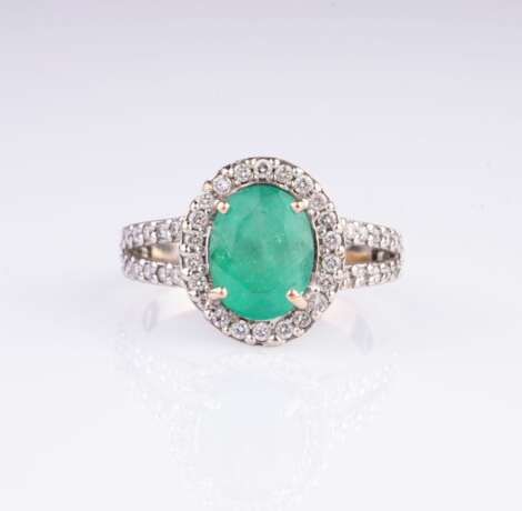 An Emerald Diamond Ring. - photo 1