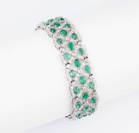 Feines Smaragd-Brillant-Armband à la française. - Foto 2