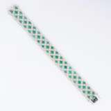 A fine Emerald Diamond Bracelet à la française. - photo 3