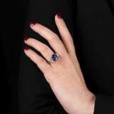 Hochfeiner Ring mit natürlichem Ceylon Saphir und Diamant-Besatz. - Foto 4