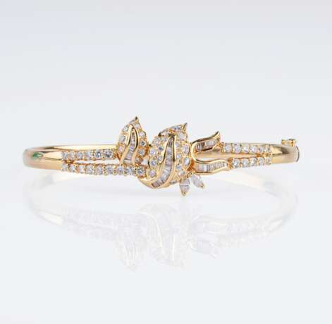 A Diamond Parure with Necklace, Bangle Bracelet, Ring and Pair of Earclips. - photo 4
