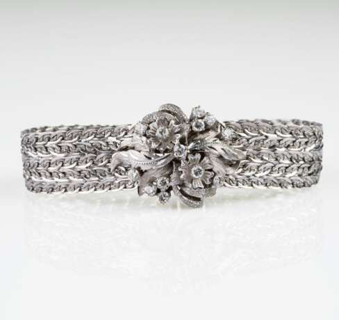 A Vintage Gold Bracelet with Diamonds. - photo 1