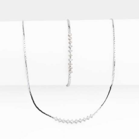 A petite Diamond Necklace with matching Bracelet. - фото 1