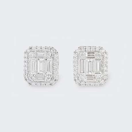 A Pair of Diamond Earstuds. - фото 1