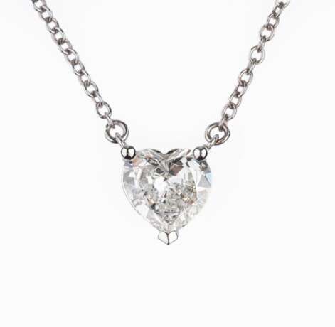 A fine-white Heart Diamant Pendant on Necklace. - photo 1