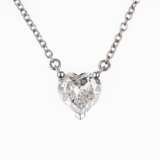 A fine-white Heart Diamant Pendant on Necklace. - фото 1