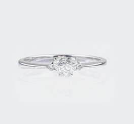A petite River Diamond Ring 'Heart'.