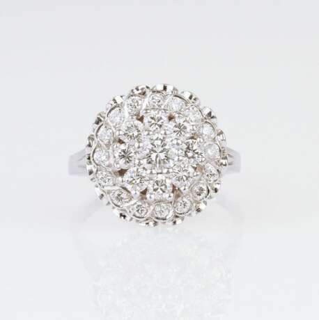 A Diamond Ring. - фото 1