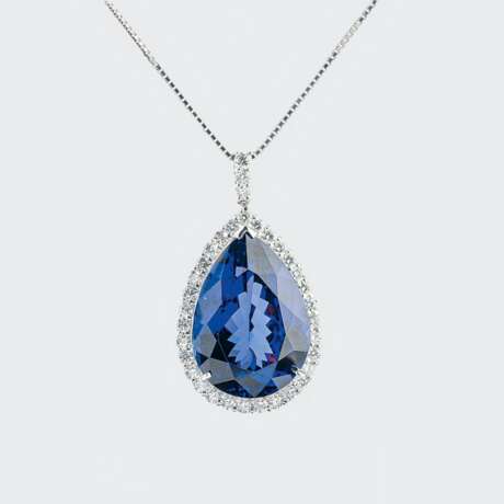 A rare fine Tanzanite with Diamonds as Pendant on Necklace. - photo 1